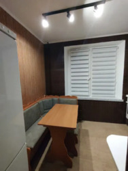 1-ий поверх,3 кімн. від власника. Метро 'Перемога' 2 хвл пішки. фото 3 1-ий поверх,3 кімн. від власника. Метро 'Перемога' 2 хвл пішки. фото 3