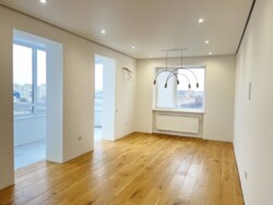 Продаж великогабаритної 3-х кімнатної квартири на пр.Волі з гаражем фото 1 Продаж великогабаритної 3-х кімнатної квартири на пр.Волі з гаражем фото 1