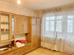 Продається 1-к квартира на першому перверсі по пр.М.Лушпи 9 фото 1 Продається 1-к квартира на першому перверсі по пр.М.Лушпи 9 фото 1