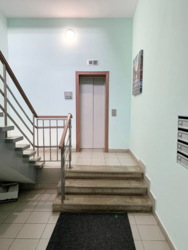 � ������� 2-������ �������� �� ���. �.������������� 12/1 � ��������, ������� �� ��������. ���� 60