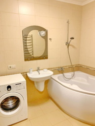 У продажу 4-кімнатна квартира по вул.Харківська 3/2 з ремонтом, меблями та технікою. фото 19 У продажу 4-кімнатна квартира по вул.Харківська 3/2 з ремонтом, меблями та технікою. фото 19