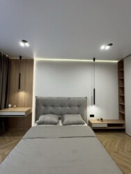 ��������� �������� ³�����, ³�������, ��������, �� Forest Home ���� 6