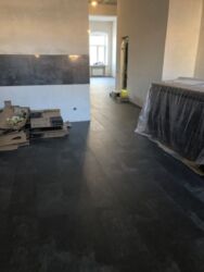 Продам 3 кім. квартиру з гаражем в самому Центрі фото 1 Продам 3 кім. квартиру з гаражем в самому Центрі фото 1