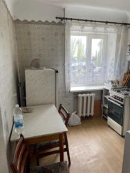 Продам двокімнатну квартиру по вулиці Є.Маланюка фото 2 Продам двокімнатну квартиру по вулиці Є.Маланюка фото 2