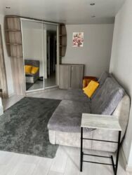 Продам 2 кім. квартиру навпроти Дендропарку по вулиці Євгена Тельнова фото 1 Продам 2 кім. квартиру навпроти Дендропарку по вулиці Євгена Тельнова фото 1