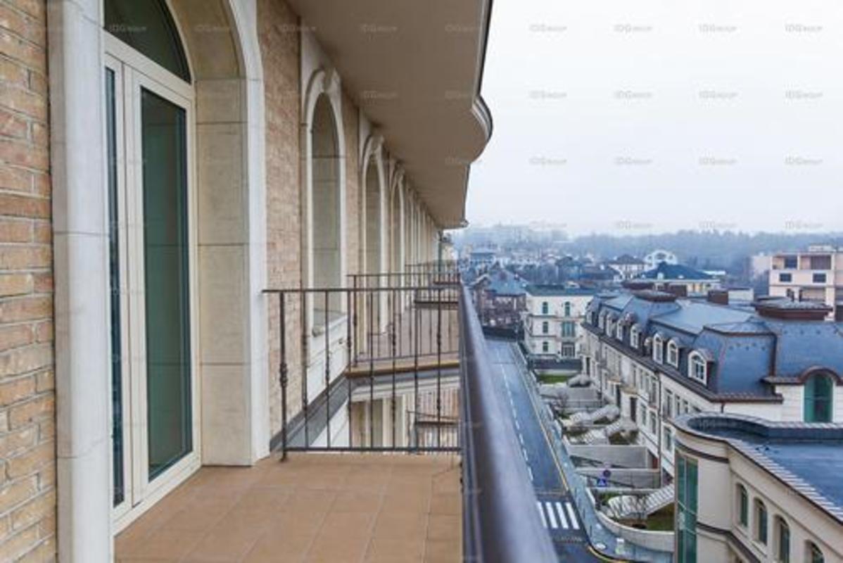    Renaissance Residence, , 10  1