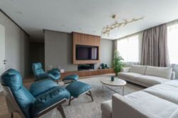   Royal Tower 250    37,   1
