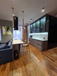 3-  (108 2)      JACK HOUSE  .   7.  2