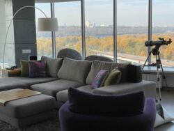 VIP  250 ..  18   Riviera Riverside  5