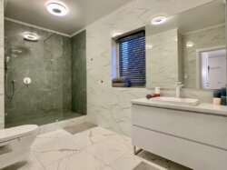  3-  (96 2)    Central Park |  , .  , 7 (.  )  12
