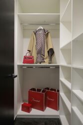  TARYAN Towers,    II . ( ), 12  4