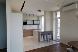  3-  (140 2)    Art Hall,  - . (), 21  11