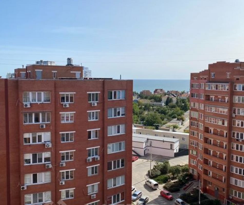 В продаже 2 х комнатная квартира на мансардном этаже в Черноморске. фото 1 В продаже 2 х комнатная квартира на мансардном этаже в Черноморске. фото 1