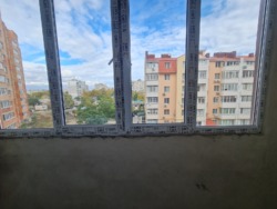 Двухкомнатная квартира в тихом районе на среднем этаже фото 3 Двухкомнатная квартира в тихом районе на среднем этаже фото 3