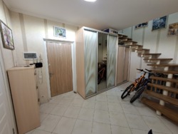 Продам двухуровневую квартиру в районе Монолит фото 4 Продам двухуровневую квартиру в районе Монолит фото 4