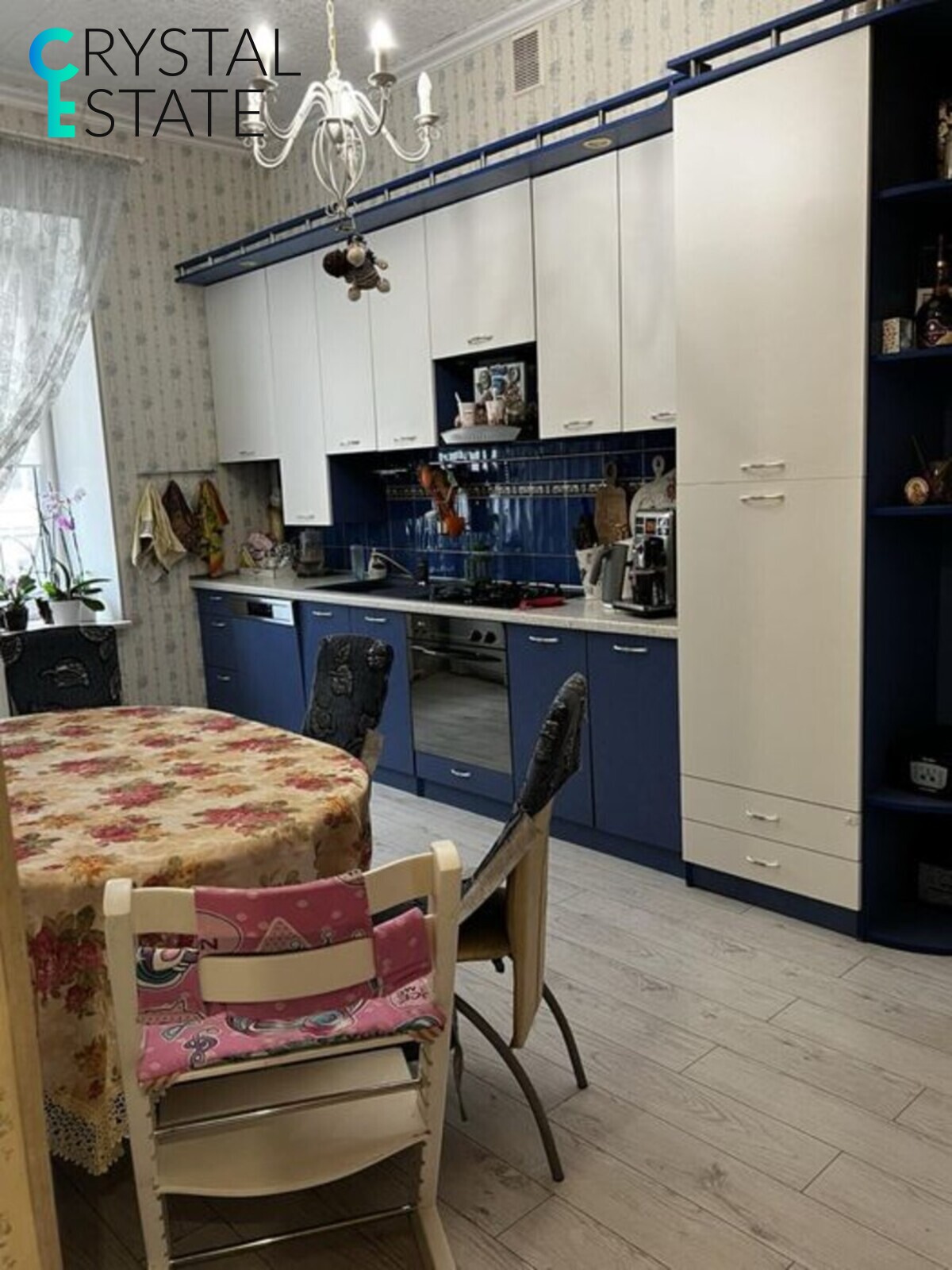 Трикімнатна квартира з кухнею студією на Б. Хмельницького фото 1 Трикімнатна квартира з кухнею студією на Б. Хмельницького фото 1