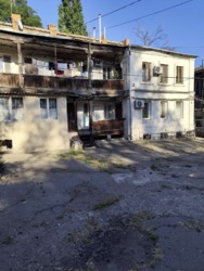 Двокімнатна квартира з ремонтом у Приморському районі