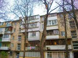 3-кімнатна квартира біля парку перемоги на вулиці Черняховського (Артура Савельєва)