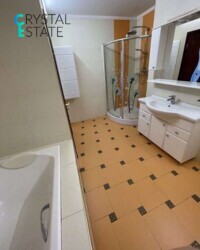 Трикімнатна квартира на вулиці Академіка Глушко фото 2 Трикімнатна квартира на вулиці Академіка Глушко фото 2