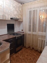 Продам 3-и кімнатну квартиру на вулиці Героїв Крут (вулиця Валентини Терешкової)