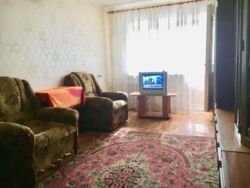 Однокімнатна фасадна квартира на 1 поверсі на Генерала Петрова фото 2 Однокімнатна фасадна квартира на 1 поверсі на Генерала Петрова фото 2