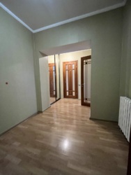 Двокімнатна квартира в цегляному будинку на Таїрова, Вузовський