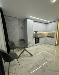 Трикімнатна квартира в ЖК Приморські Сади с сучасним ремонтом фото 3 Трикімнатна квартира в ЖК Приморські Сади с сучасним ремонтом фото 3