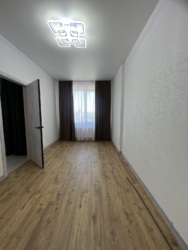 Однокімнатна квартира з ремонтом в ЖК Посейдон