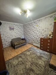 Однокімнатна квартира на вул. Середній