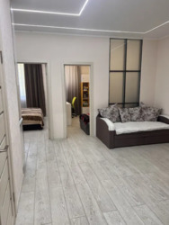 Двокімнатна квартира з ремонтом на вул. Боровського фото 1 Двокімнатна квартира з ремонтом на вул. Боровського фото 1