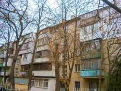 3-кімнатна квартира біля парку перемоги на вулиці Черняховського (Артура Савельєва)