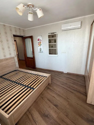 Простора двокімнатна квартира на Семена Палія