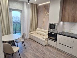 Однокімнатна квартира з ремонтом на Краснова