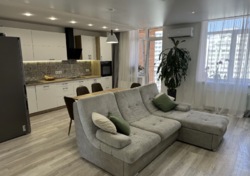 Трикімнатна квартира з ремонтом в ЖК Дмитрієвський 3 фото 1 Трикімнатна квартира з ремонтом в ЖК Дмитрієвський 3 фото 1