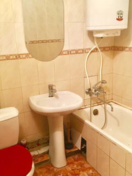 Однокімнатна фасадна квартира на 1 поверсі на Генерала Петрова фото 5 Однокімнатна фасадна квартира на 1 поверсі на Генерала Петрова фото 5