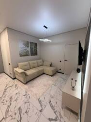 Двокімнатна квартира з ремонтом та видом на іподром фото 1 Двокімнатна квартира з ремонтом та видом на іподром фото 1