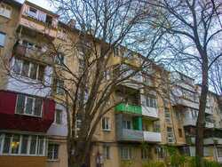 3-кімнатна квартира біля парку перемоги на вулиці Черняховського (Артура Савельєва)