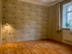 Трикімнатна квартира на Адміральському проспекті