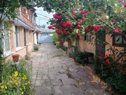 Двокімнатна квартира на землі в центрі міста фото 11 Двокімнатна квартира на землі в центрі міста фото 11