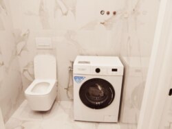 Однокімнатна кварира з новим ремонтом в ЖК Скай Сіті, середній поверх фото 8 Однокімнатна кварира з новим ремонтом в ЖК Скай Сіті, середній поверх фото 8