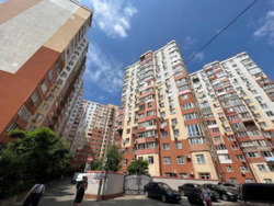 Квартира в ЖК Райдужний, велика кухня-вітальня та спальня, можливо відокремлення другої кімнати. фото 2 Квартира в ЖК Райдужний, велика кухня-вітальня та спальня, можливо відокремлення другої кімнати. фото 2