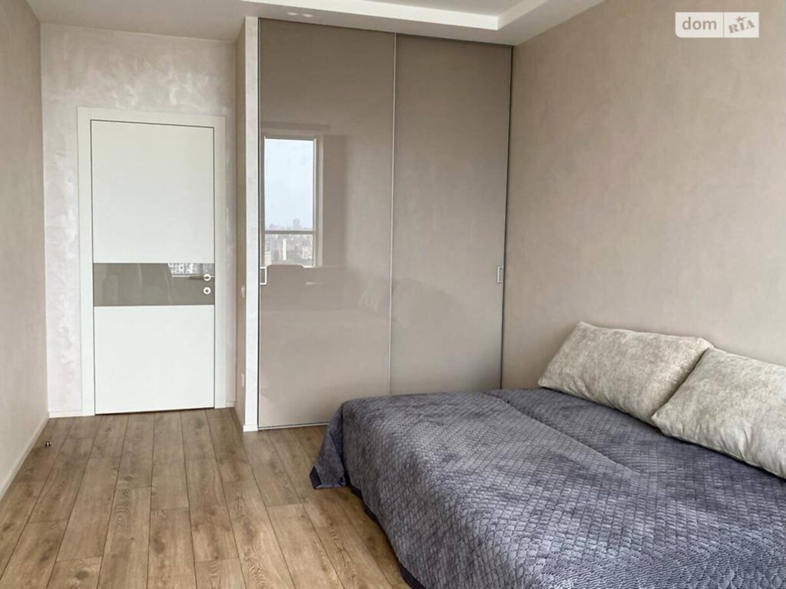 Продається квартира Київ, Шевченківський, Берестецкая ул., 5 фото 1 Продається квартира Київ, Шевченківський, Берестецкая ул., 5 фото 1