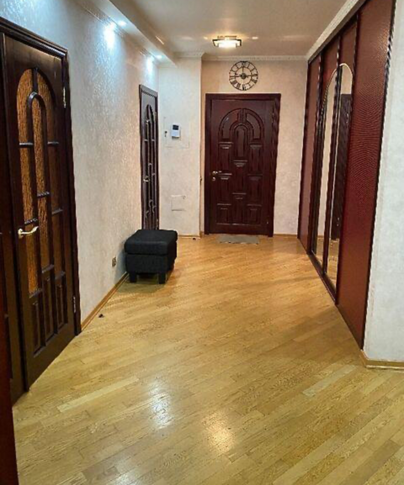 Продаж 4кімнатноі квартири на вул Окіпної Раїси фото 1 Продаж 4кімнатноі квартири на вул Окіпної Раїси фото 1