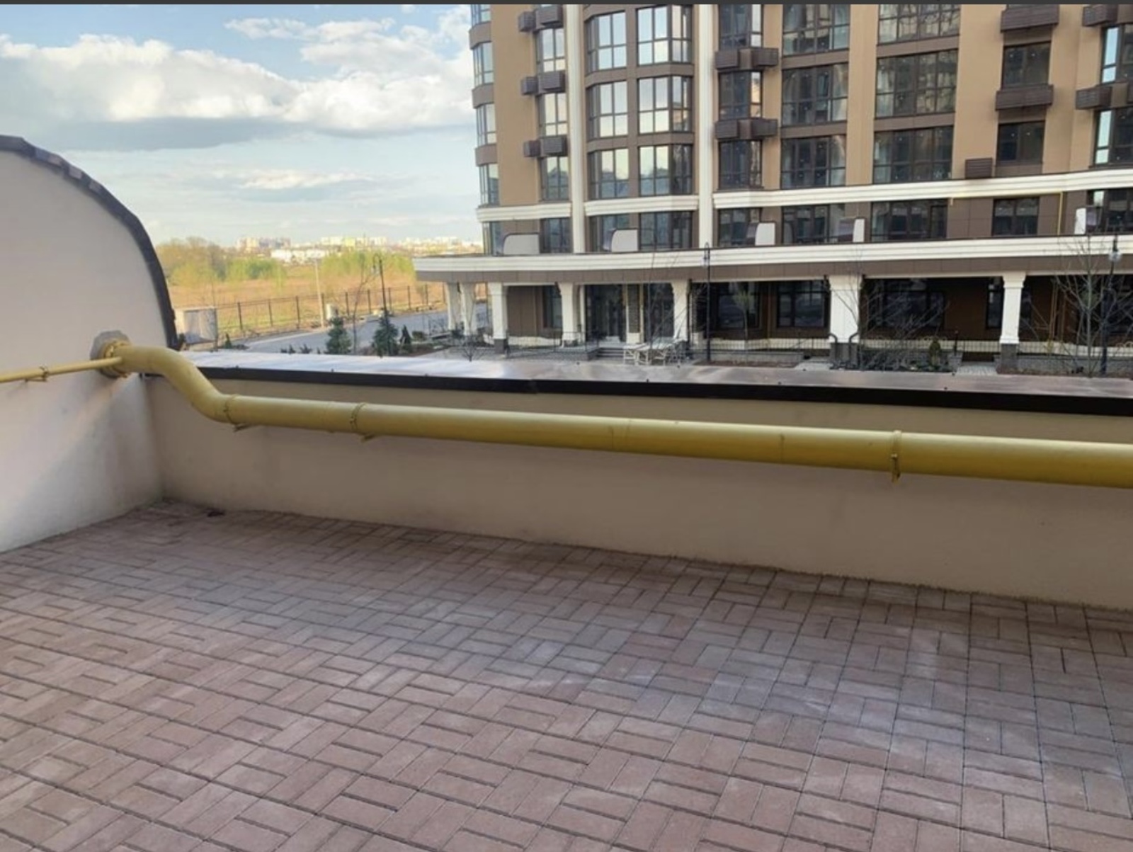 Однокімнатна квартира з терасою30 м2 фото 1 Однокімнатна квартира з терасою30 м2 фото 1