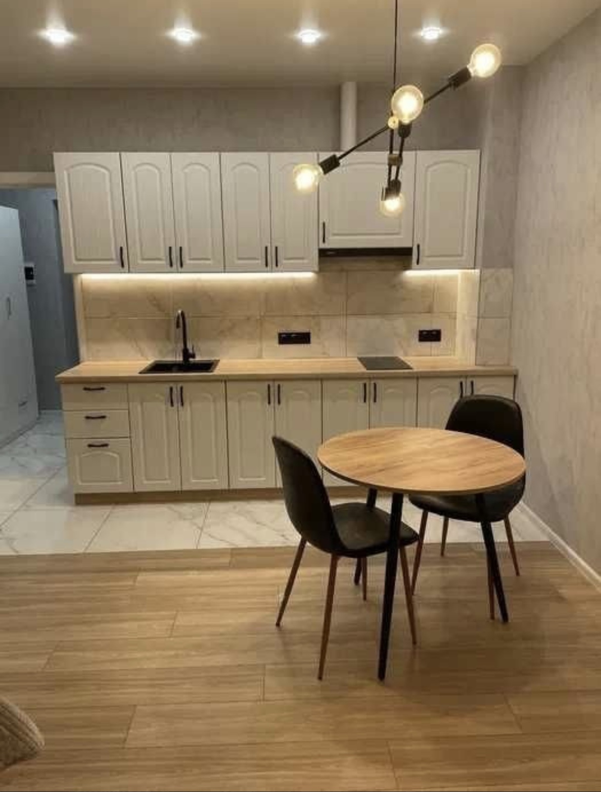 Продаж 1 кімнатної квартири фото 1 Продаж 1 кімнатної квартири фото 1