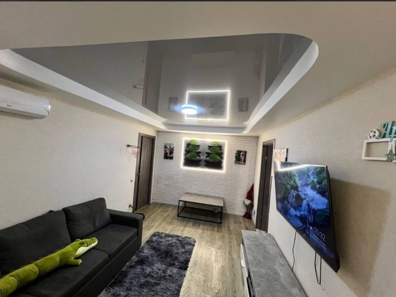 Продається двокімнатна квартира на Виноградарі фото 1 Продається двокімнатна квартира на Виноградарі фото 1