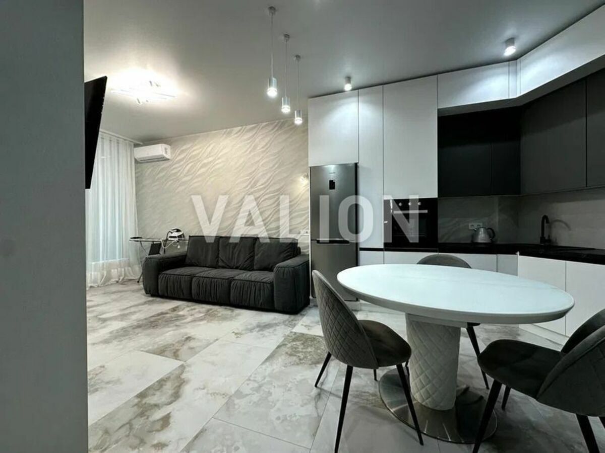 Продаж просторої 1кімн. квартири із сучасним ремонтом в ЖК бізнес-класу 'Manhattan city'. фото 1 Продаж просторої 1кімн. квартири із сучасним ремонтом в ЖК бізнес-класу 'Manhattan city'. фото 1