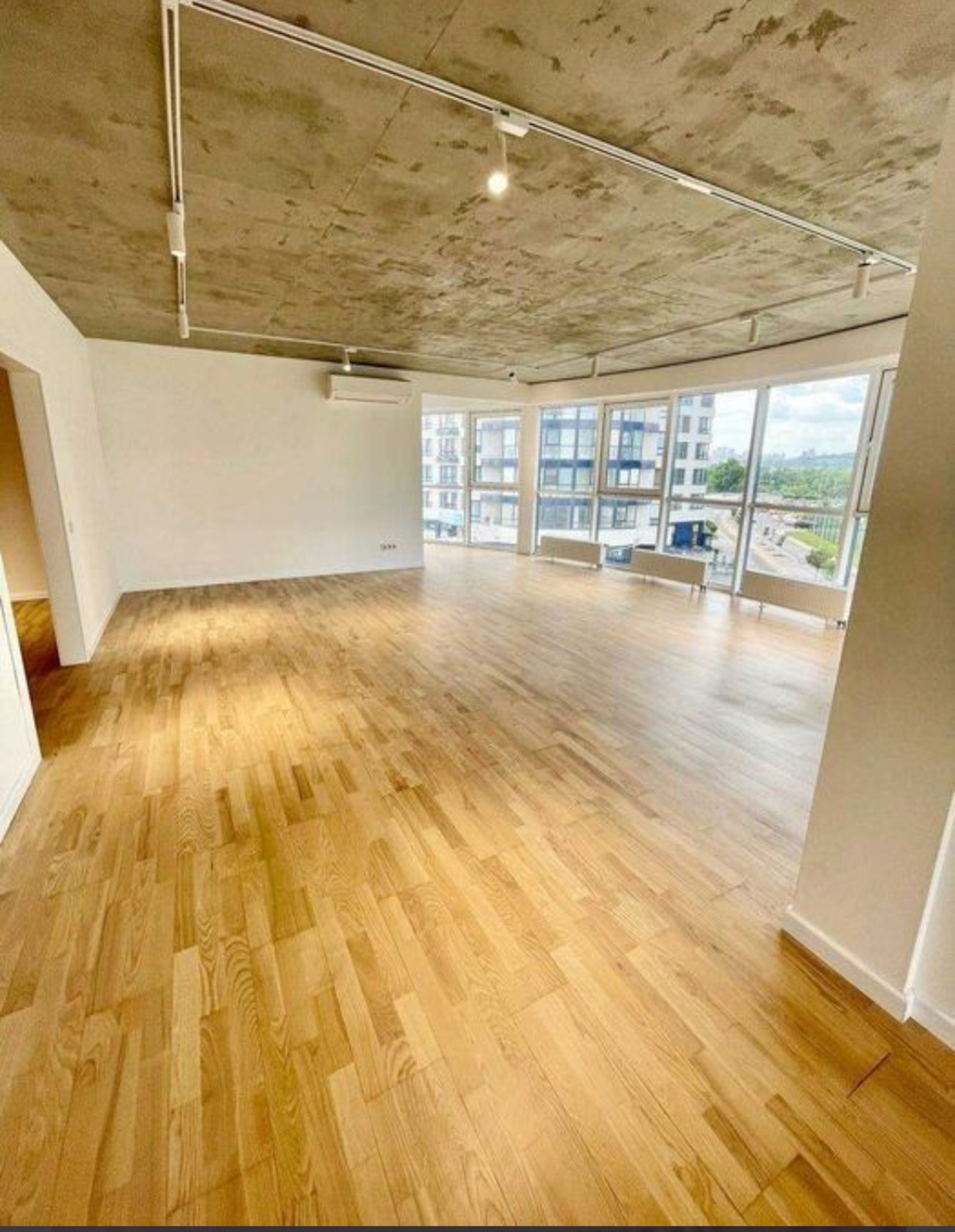 ЖК 'Зарічний' вул. Зарічна, 1В, 3кімнати фото 1 ЖК 'Зарічний' вул. Зарічна, 1В, 3кімнати фото 1