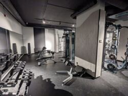  1    CINEMA HOUSE  3