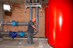   2-     - Montreal House  13